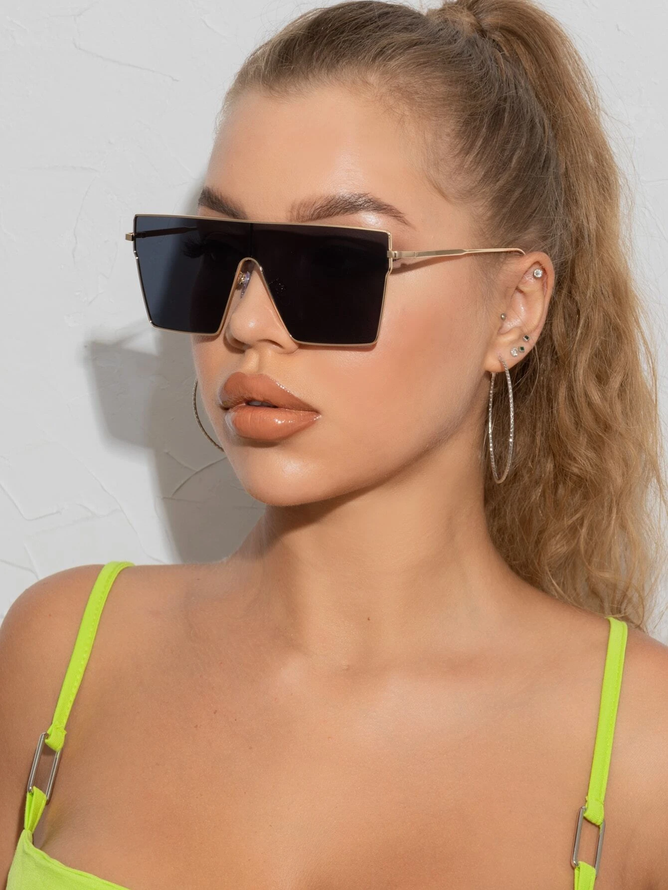 Lunettes fashion tendance et élégance pour femme, lunettes chic et doré