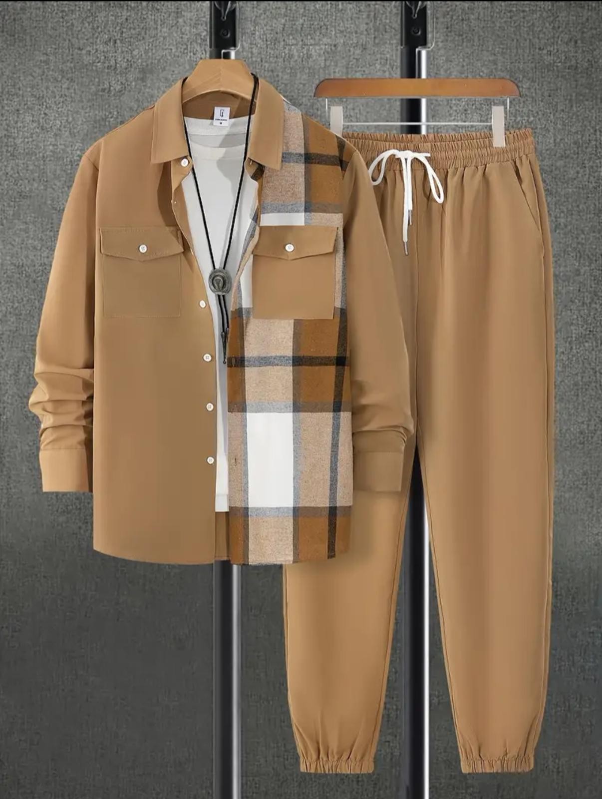 Ensemble deux pièces d'automne pour hommes : Chemise à col boutonné en tissu écossais et pantalon de jogging uni avec cordon de serrage - Lavable en machine