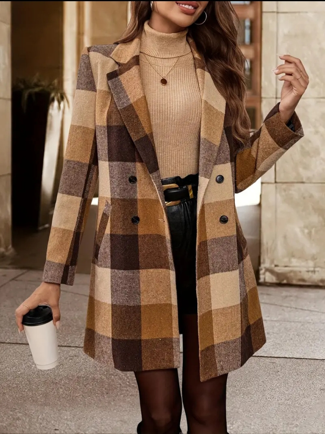 Manteau camel classique élégant à carreaux pour femme, col cranté, polyester, motif géométrique, détail boutonné, veste décontractée pour l'automne/hiver, tissu tissé